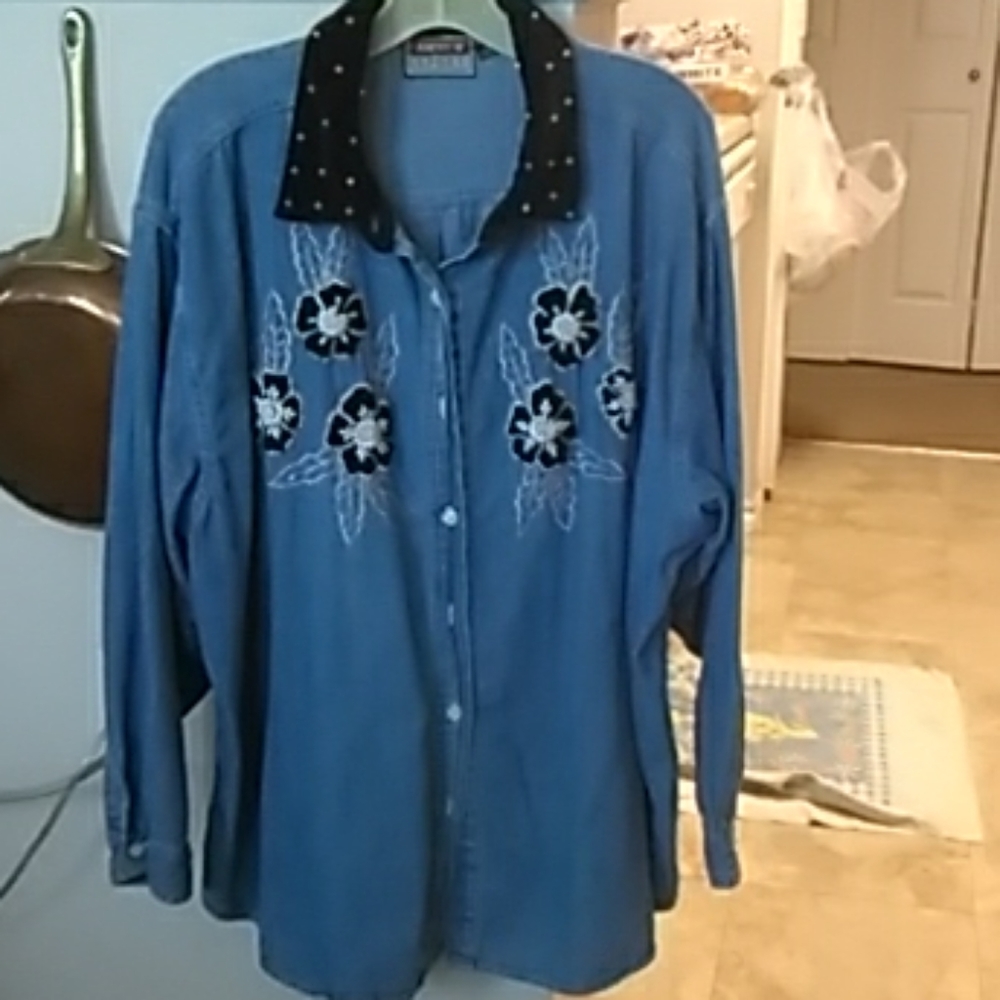 VINTAGE DENIM EMB. SHIRT.  XXL